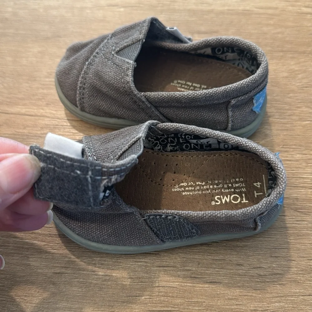 Toms Boys Baby Toddler Size 4 Slip On Elastic Easy On Off‎ Classic